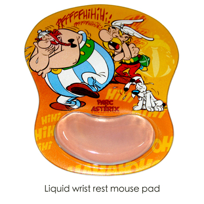 Liquid wrist rest mouse pad 